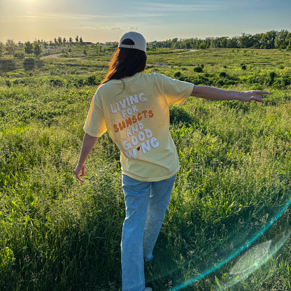 T-Shirt "Sunsets And Wine"